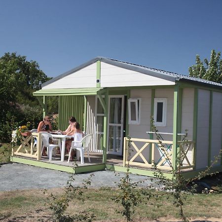Camping Des Rulieres Hotel Saint-Valérien Room photo