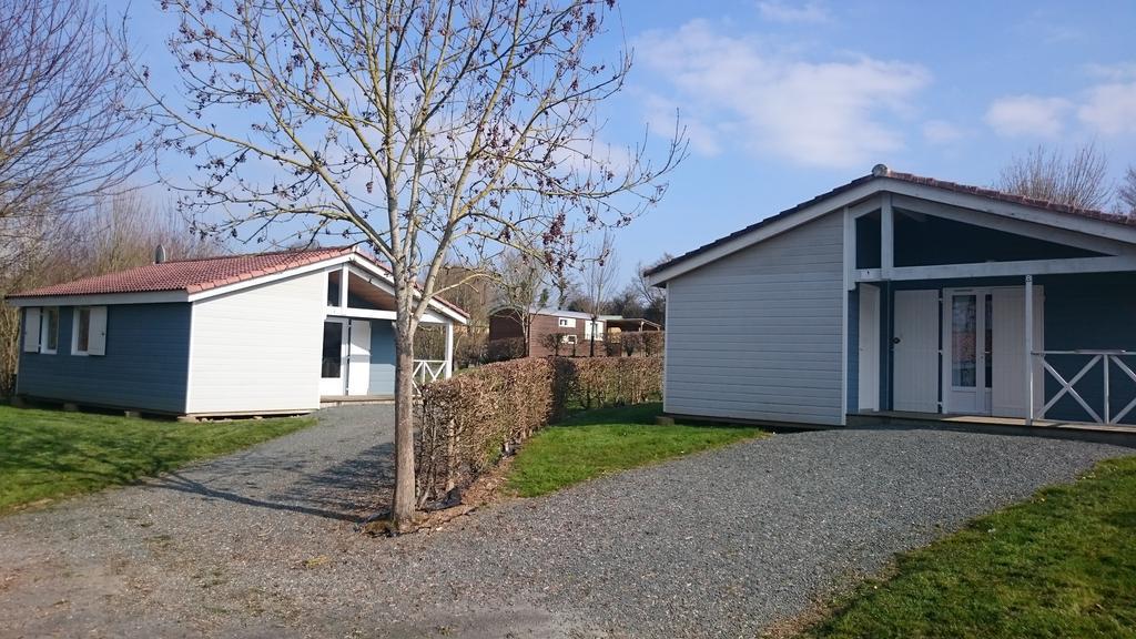 Camping Des Rulieres Hotel Saint-Valérien Exterior photo