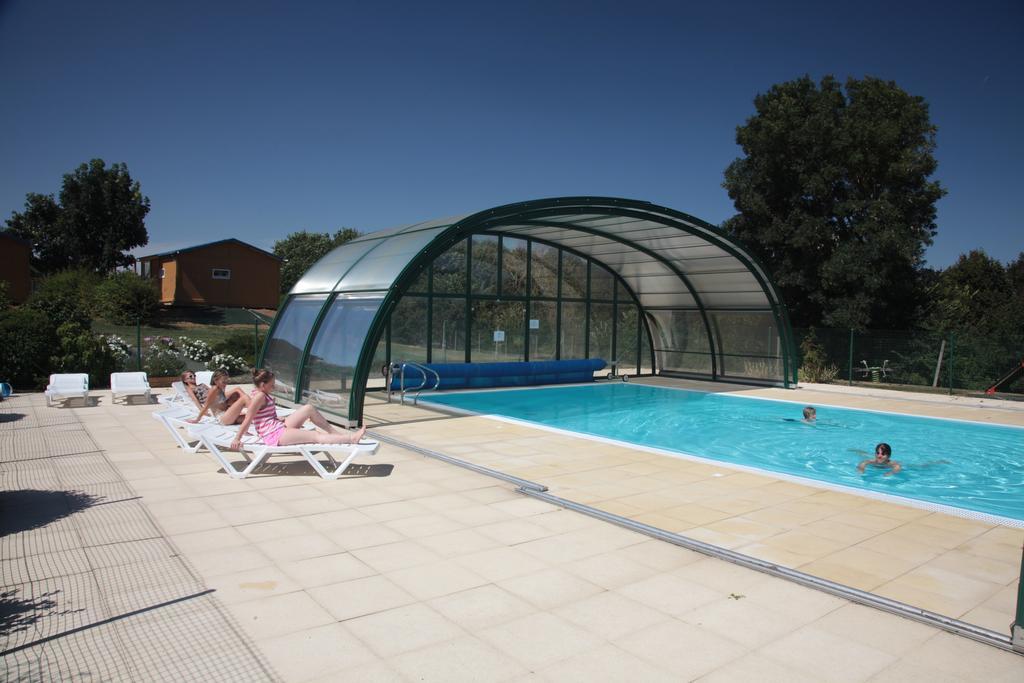 Camping Des Rulieres Hotel Saint-Valérien Exterior photo